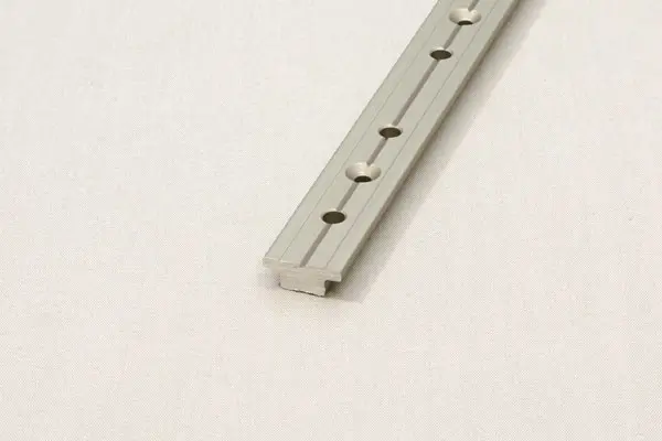 Genuaskinne 25x600mm